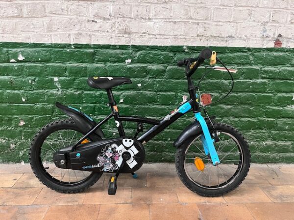 2601052 BTWIN 16&prime; Pirate Bike